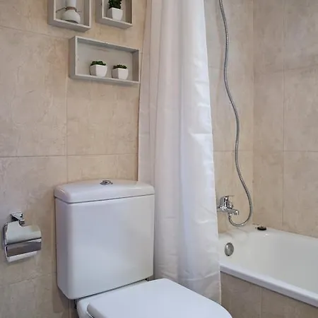 Apartment Remove -- Pacos